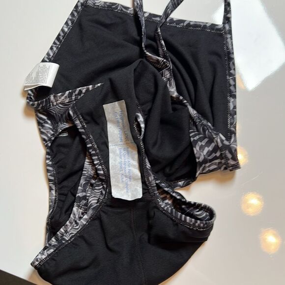 Nike Women's Hydrastrong Tie Dye Crossback One Piece Swimsuit - Picture 10 of 10